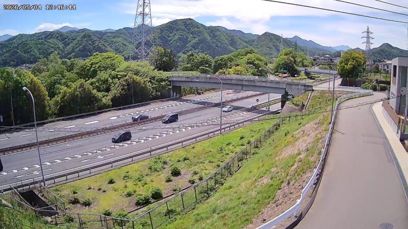 中央自動車道 関山第一橋付近のライブカメラ|山梨県上野原市のサムネイル
